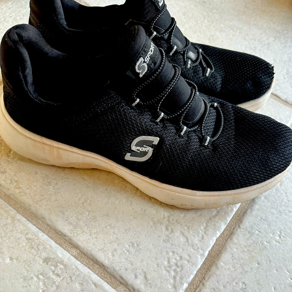 Black Sketchers